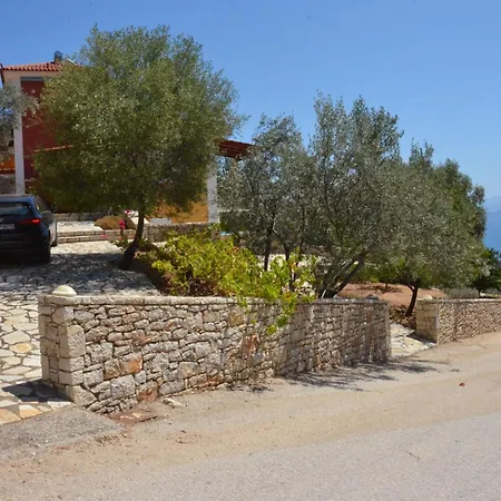 Ozzy, Amazing Panoramic Sea View Retreat 2 Bedroom With Pool *