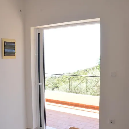 Ozzy, Amazing Panoramic Sea View Retreat 2 Bedroom With Pool