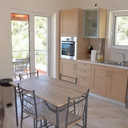 Villa Ozzy, Amazing Panoramic Sea View Retreat 2 Bedroom With Pool Kivérion