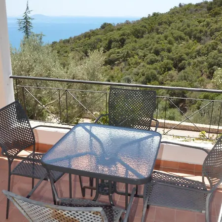 Ozzy, Amazing Panoramic Sea View Retreat 2 Bedroom With Pool *