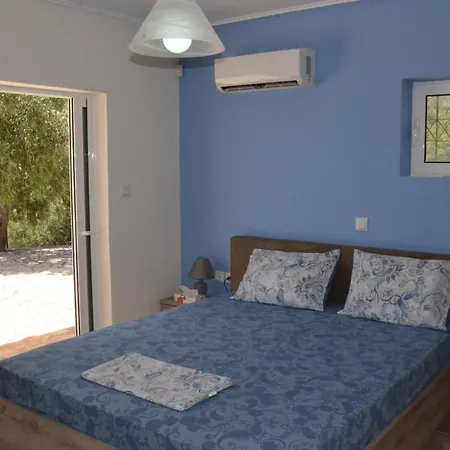 Ozzy, Amazing Panoramic Sea View Retreat 2 Bedroom With Pool Kivérion